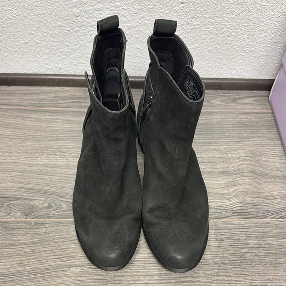Vionic Sienna Waterproof Boots in Black - Picture 2 of 7